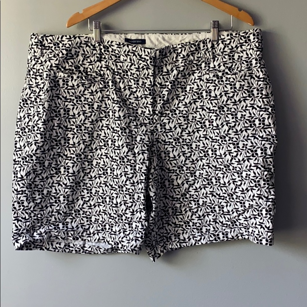 Lands’ End Mid Rise Plus 22W Printed Floral Shorts